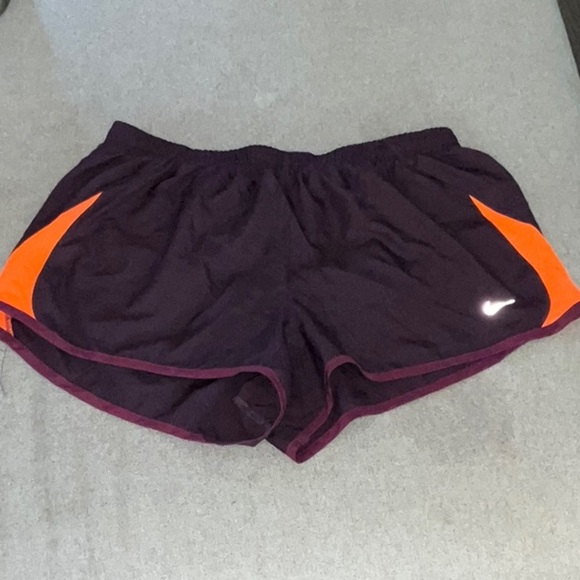 Nike Black and Orange Athletic Shorts Lightweight Performance - Picture 1 of 3
